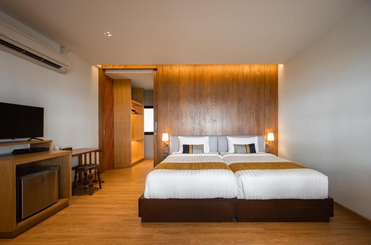 Ban Saithong Beach Resort Bang Saphan Noi Eksteriør bilde