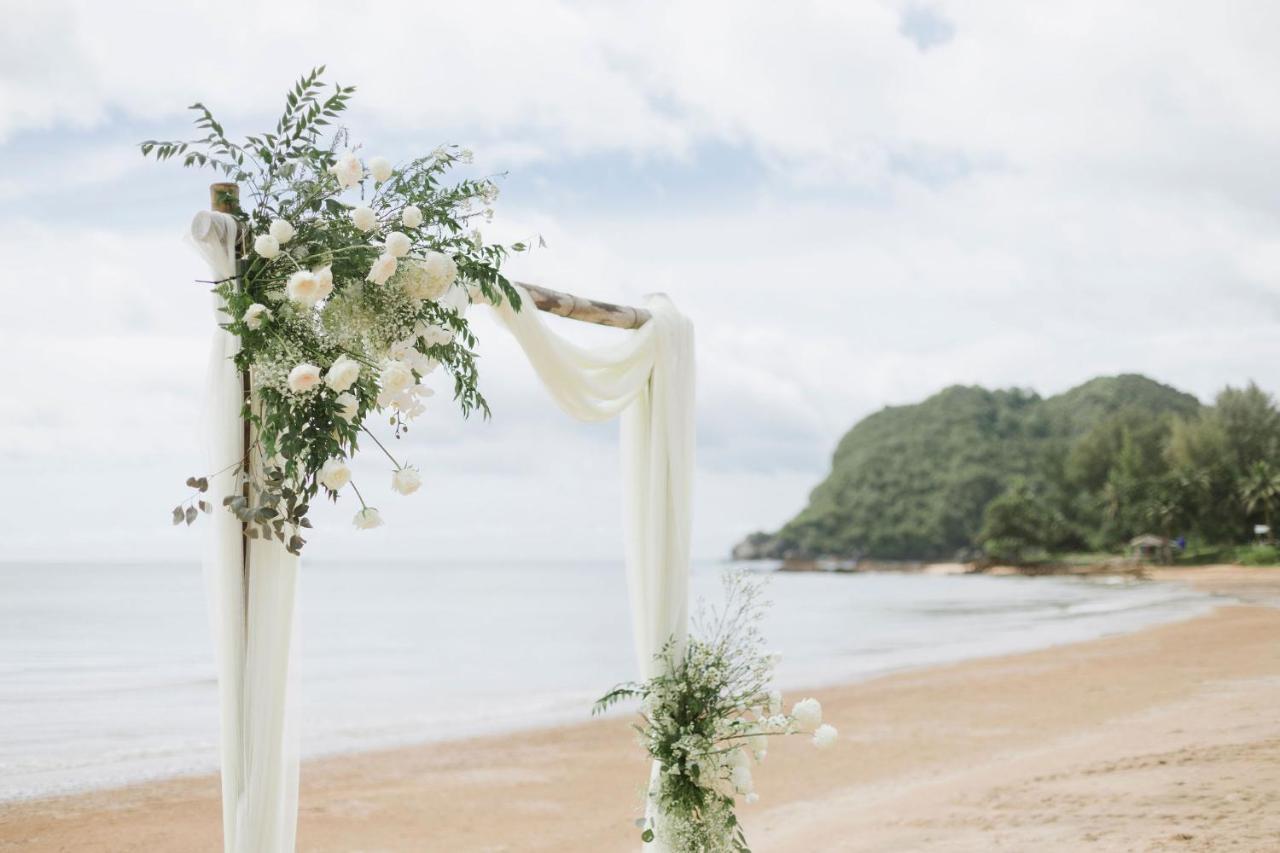 Ban Saithong Beach Resort Bang Saphan Noi Eksteriør bilde