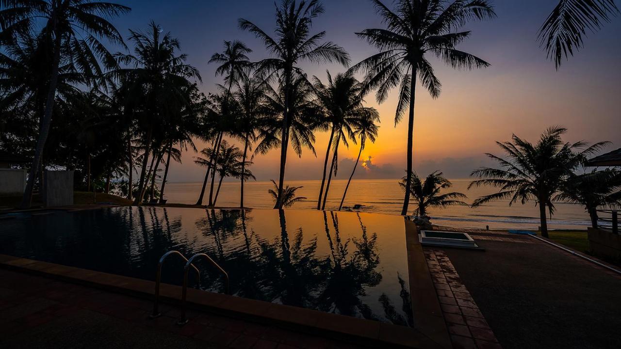 Ban Saithong Beach Resort Bang Saphan Noi Eksteriør bilde