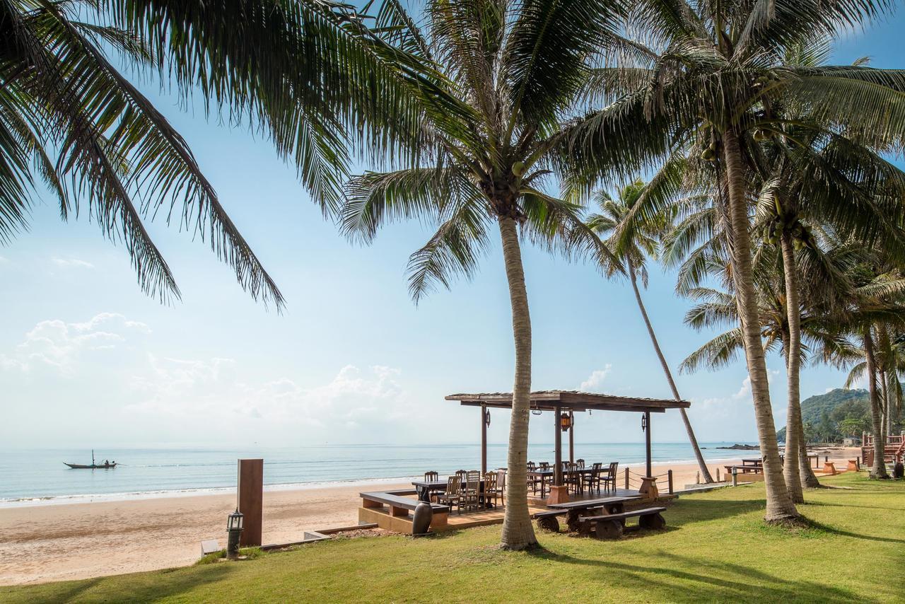 Ban Saithong Beach Resort Bang Saphan Noi Eksteriør bilde